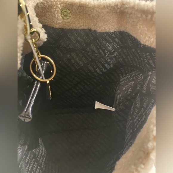 NWT, Steve Madden Black Patent & Sherpa Fur Trim Shoulder Bag w Wallet - Picture 5 of 11